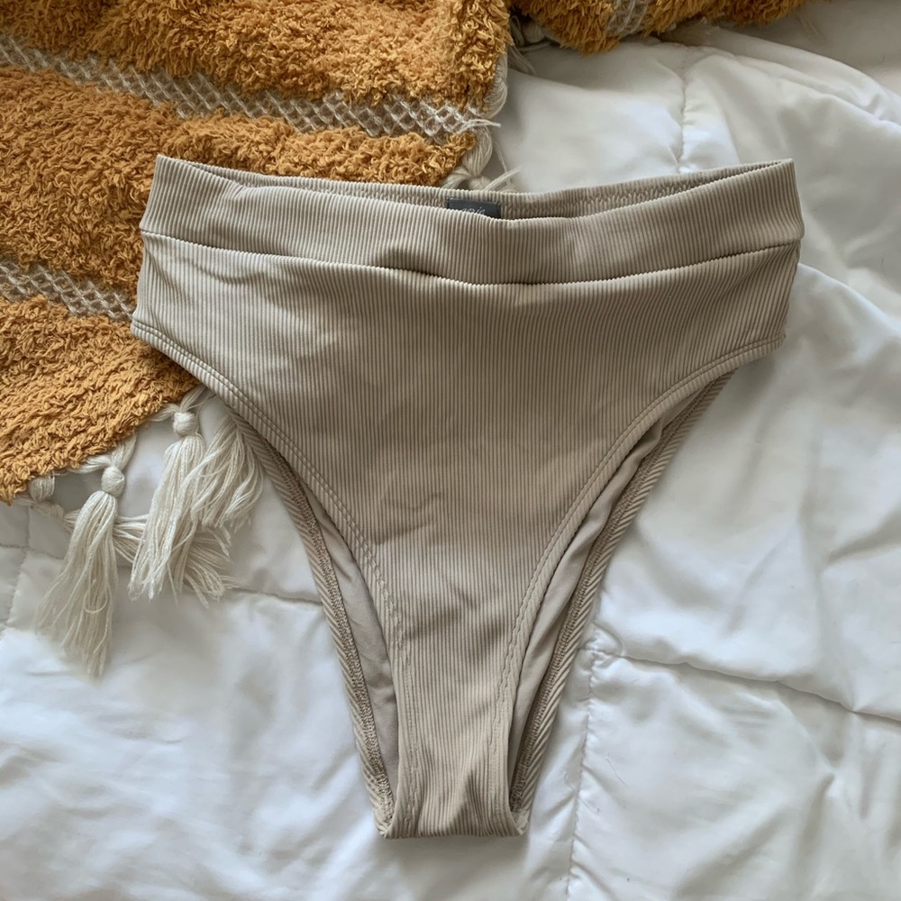 AE high-cut ribbed cheeky bikini bottom